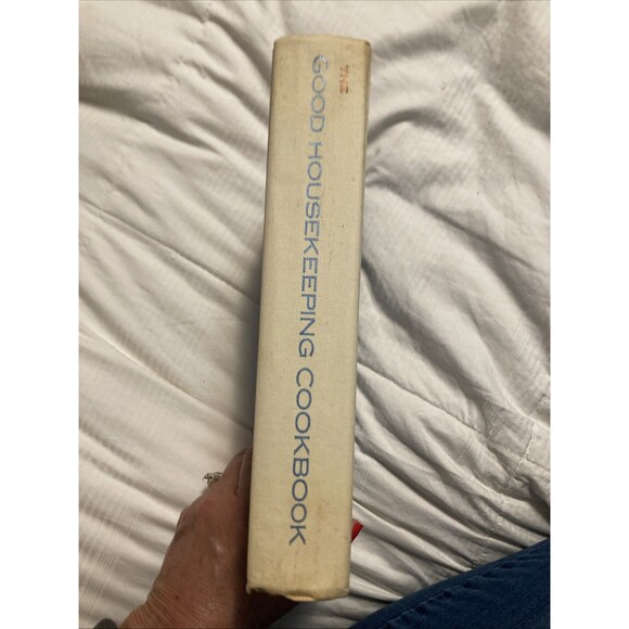 Vintage 1963 The Good Housekeeping Cookbook By Dorothy B. Marsh - Picture 3 of 16